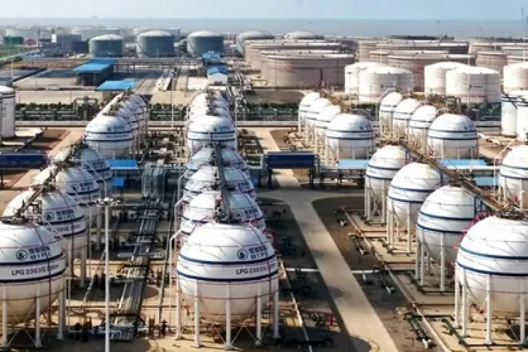 石油化工:河北旭陽(yáng)化工集團(tuán) 石油化工:河北旭陽(yáng)化工集團(tuán)