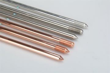 對(duì)于接地極安裝驗(yàn)收記錄的缺失，應(yīng)該承擔(dān)什么責(zé)任？